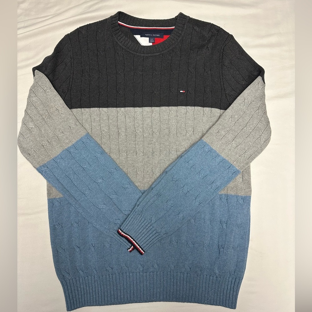Knitted Tommy sweater!
